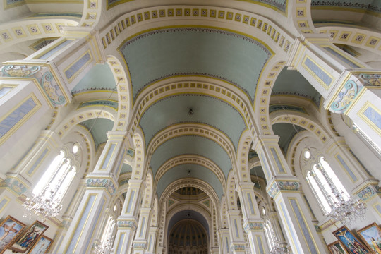 宏伟的教堂期穹顶
