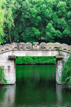 景观石桥