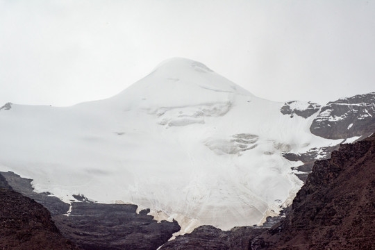 西藏雪山