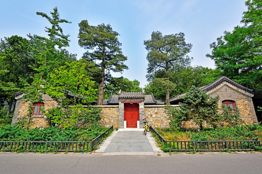 北京大学镜春园明清风格古建筑群