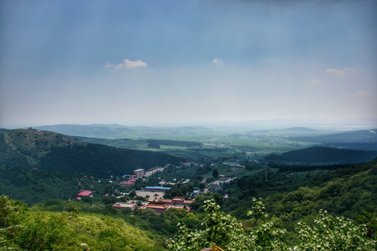 山全景