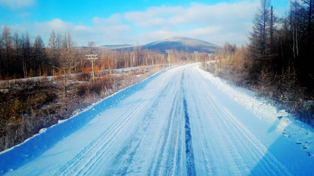 冬季冰雪森林公路