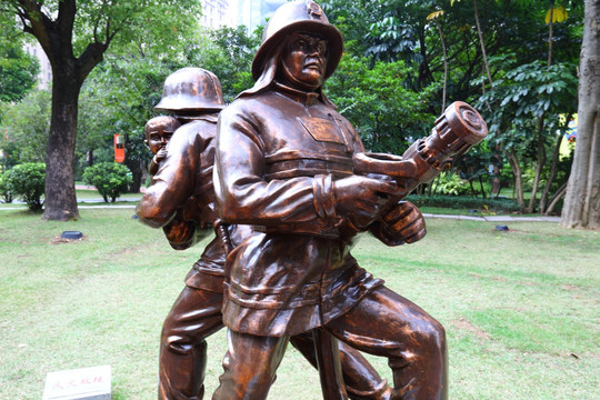 消防员雕像