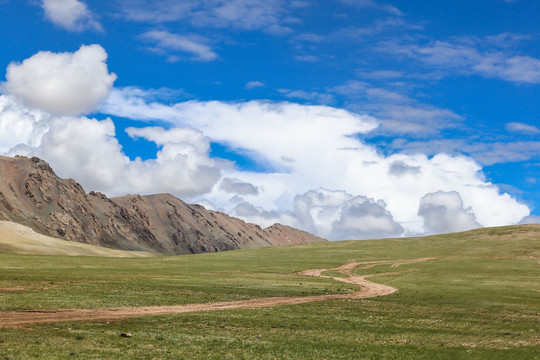 西藏阿里高原风光