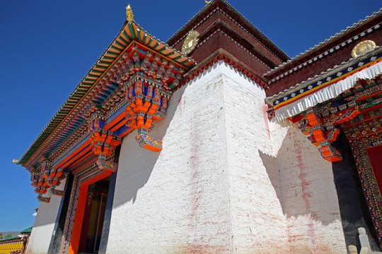 藏族寺院额枋雕绘
