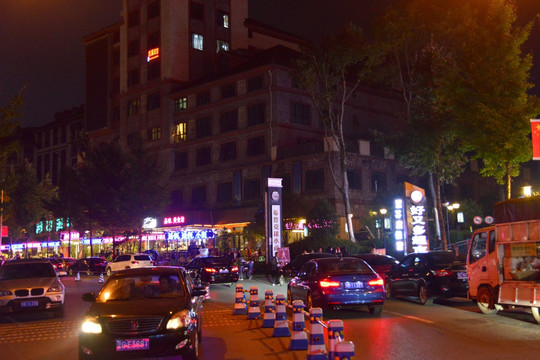 小镇夜色 武隆仙女山镇街景