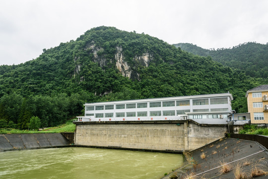 水坝