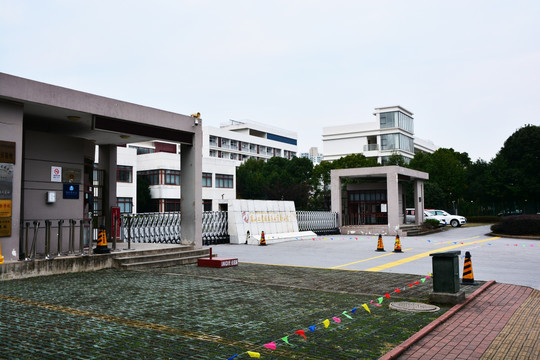 学校大门