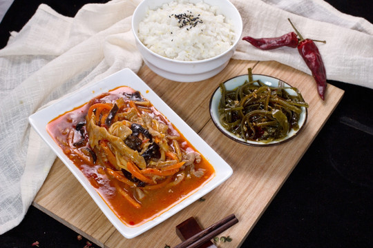 鱼香肉丝饭 拌饭