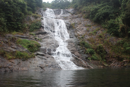 山间水流