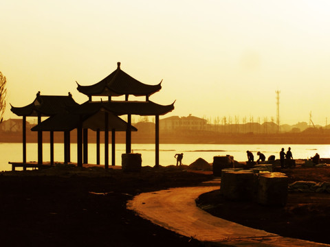 夕阳下