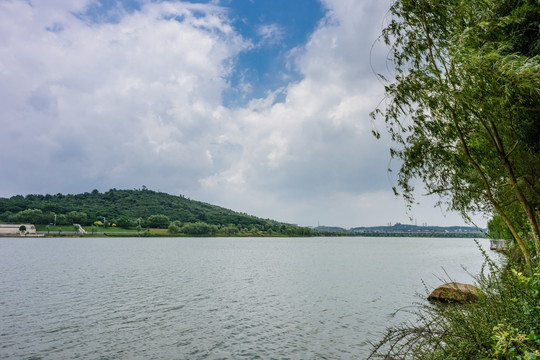 羊山湖水景