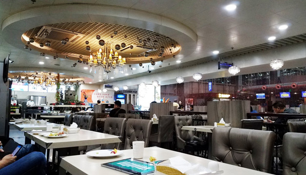 飞机场餐厅