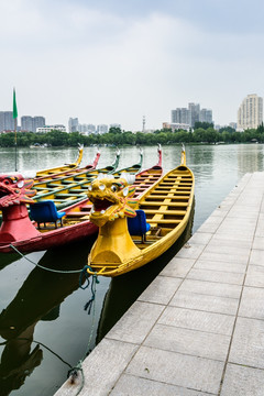 莫愁湖公园龙舟