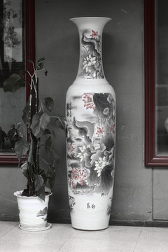 水墨陶瓷瓶