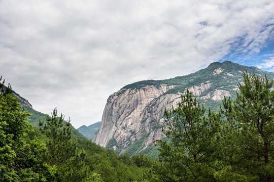 鄣山大峡谷风景区