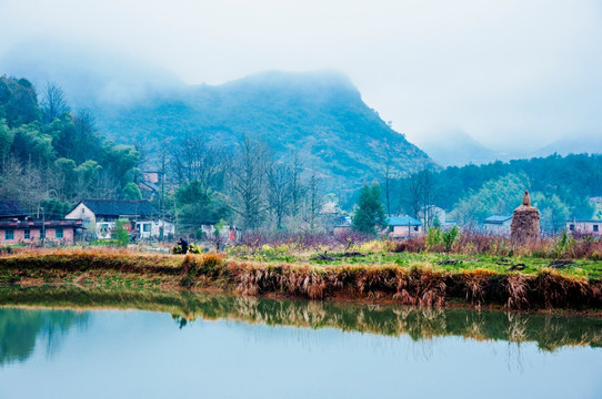 山村早春