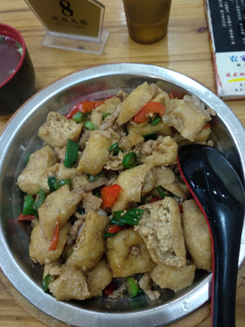 油豆腐炒肉