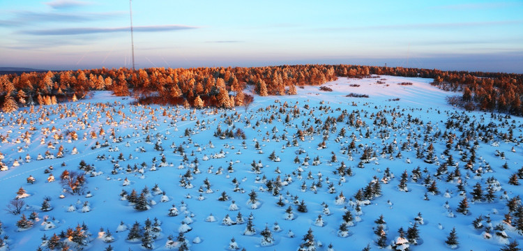 雪岭鸟瞰