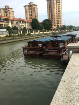 游船