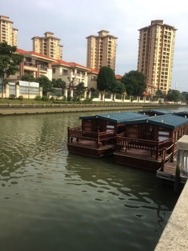 游船
