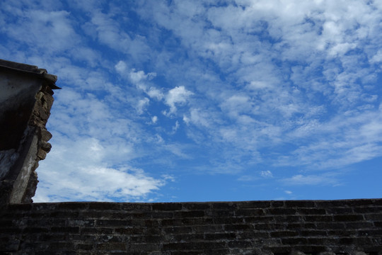 高岭旧屋的天空