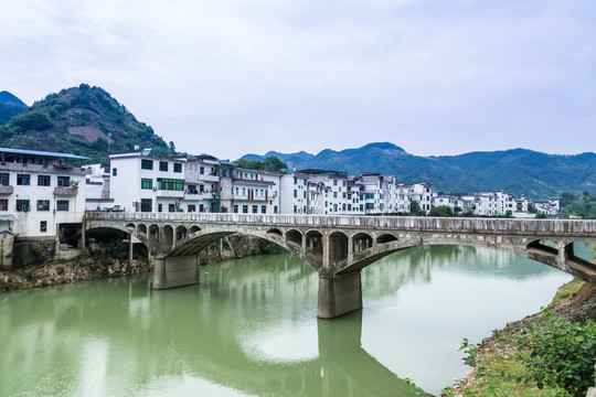 源河畔昌溪古村