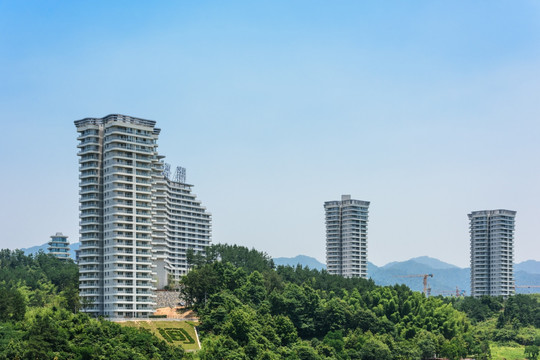 湖边住宅楼