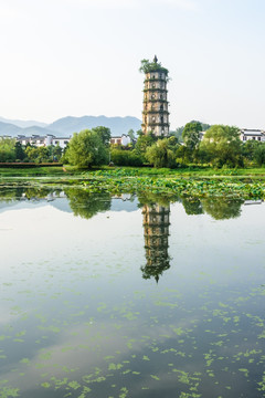 古塔倒影