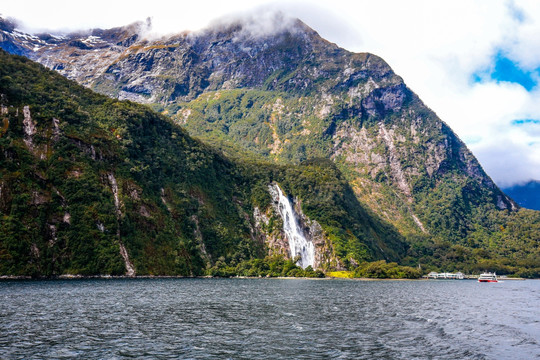 米尔福德峡湾