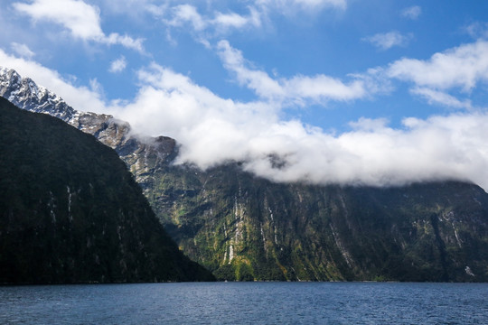 米尔福德峡湾