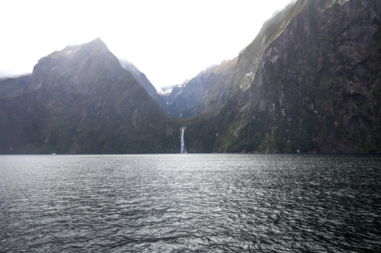 米尔福德峡湾