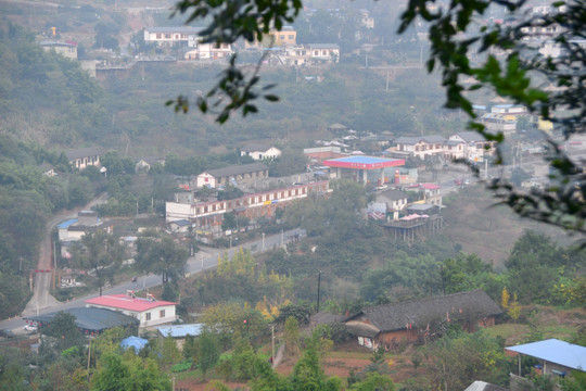 山区小镇 远景 俯拍