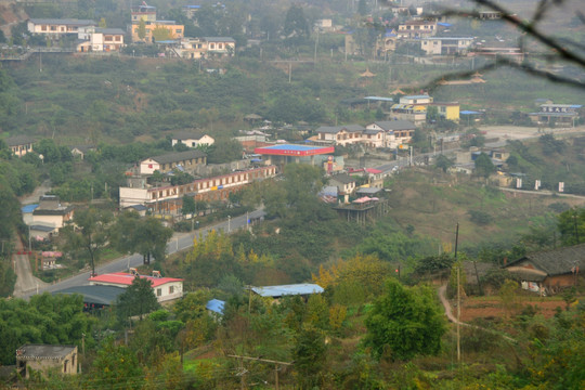 山区小镇 远景 俯拍