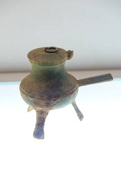 合浦汉代文化博物馆 活盖铜鐎壶
