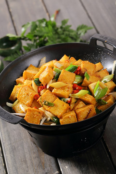 干锅鱼豆腐