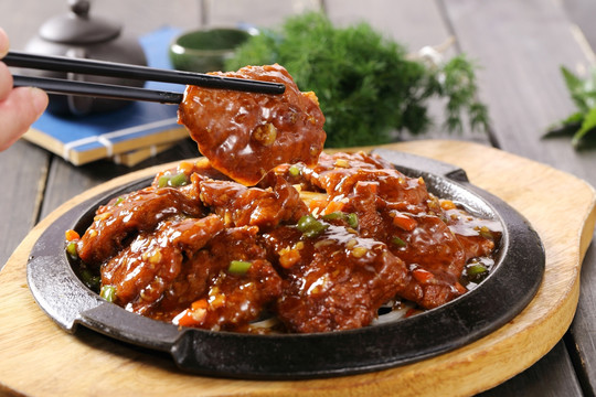 铁板黑椒牛柳
