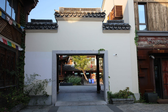 中式建筑过道门