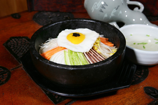 石锅拌饭