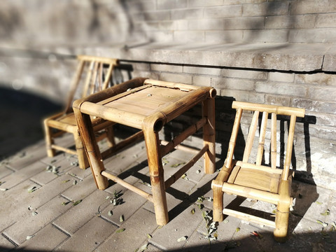 桌椅板凳