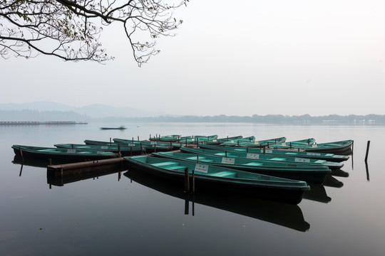 杭州西湖杨公堤船坞