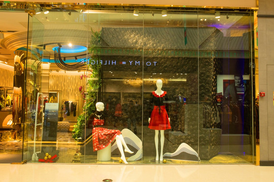 服装专卖店 专卖店橱窗