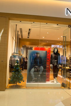 服装专卖店 专卖店橱窗