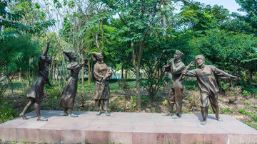少数民族对歌三月三民歌节雕塑像
