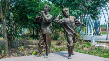 少数民族对歌三月三民歌节雕塑像