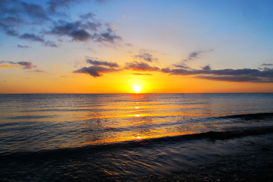 青海湖日出 青海湖 日出 朝阳