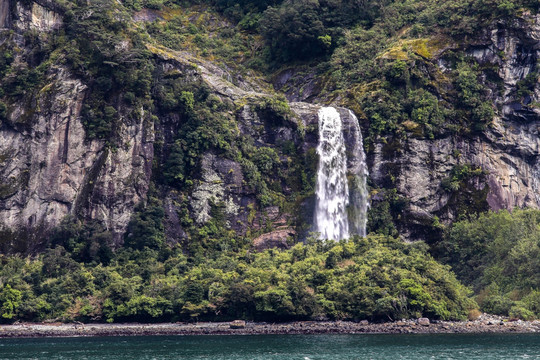 米尔福德峡湾