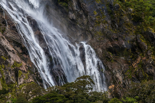 米尔福德峡湾