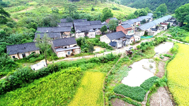 鸟瞰乡镇风光