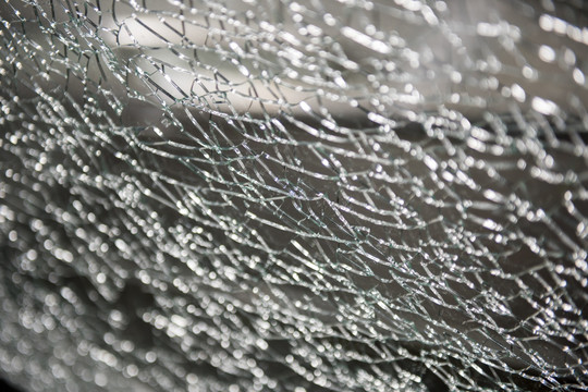 玻璃裂纹 钢化玻璃裂纹 玻璃蜘